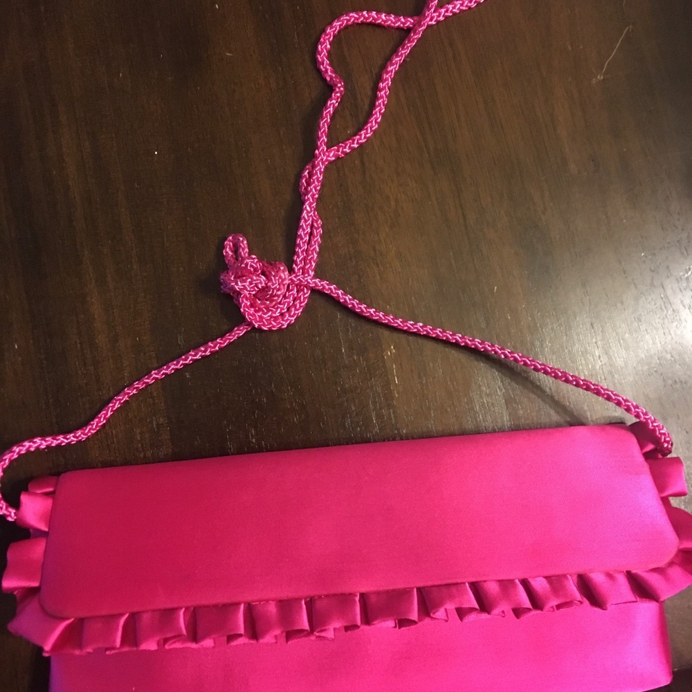 La Regale Pink Ruffle Clutch - Picture 4 of 5